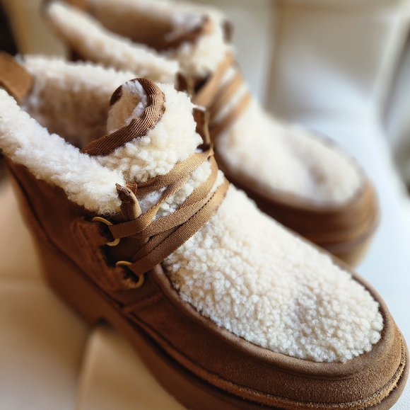 Size 9 - UGG Classic Cozy Tan Shearling Women's Platform Shoes - Picture 10 of 15